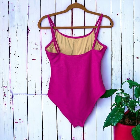 Old Navy Hot Pink Ribbed One Piece Swimsuit Deep Fuschia Size Medium - Picture 2 of 5